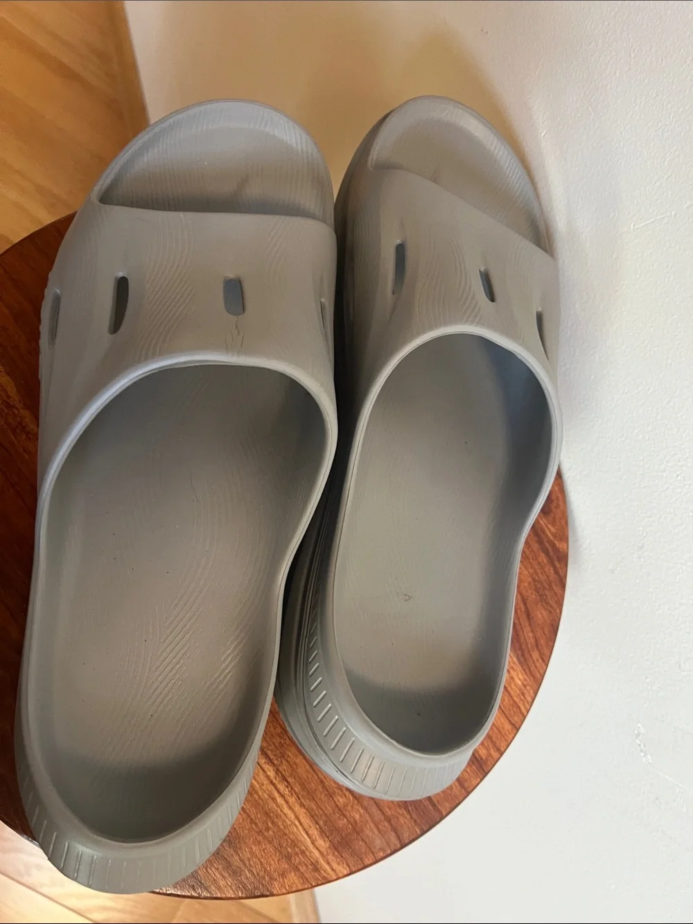 Hoka Ora one one recovery Slide Sandals - Light Gray NWOT